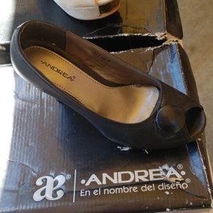 Brand new necer worn heels